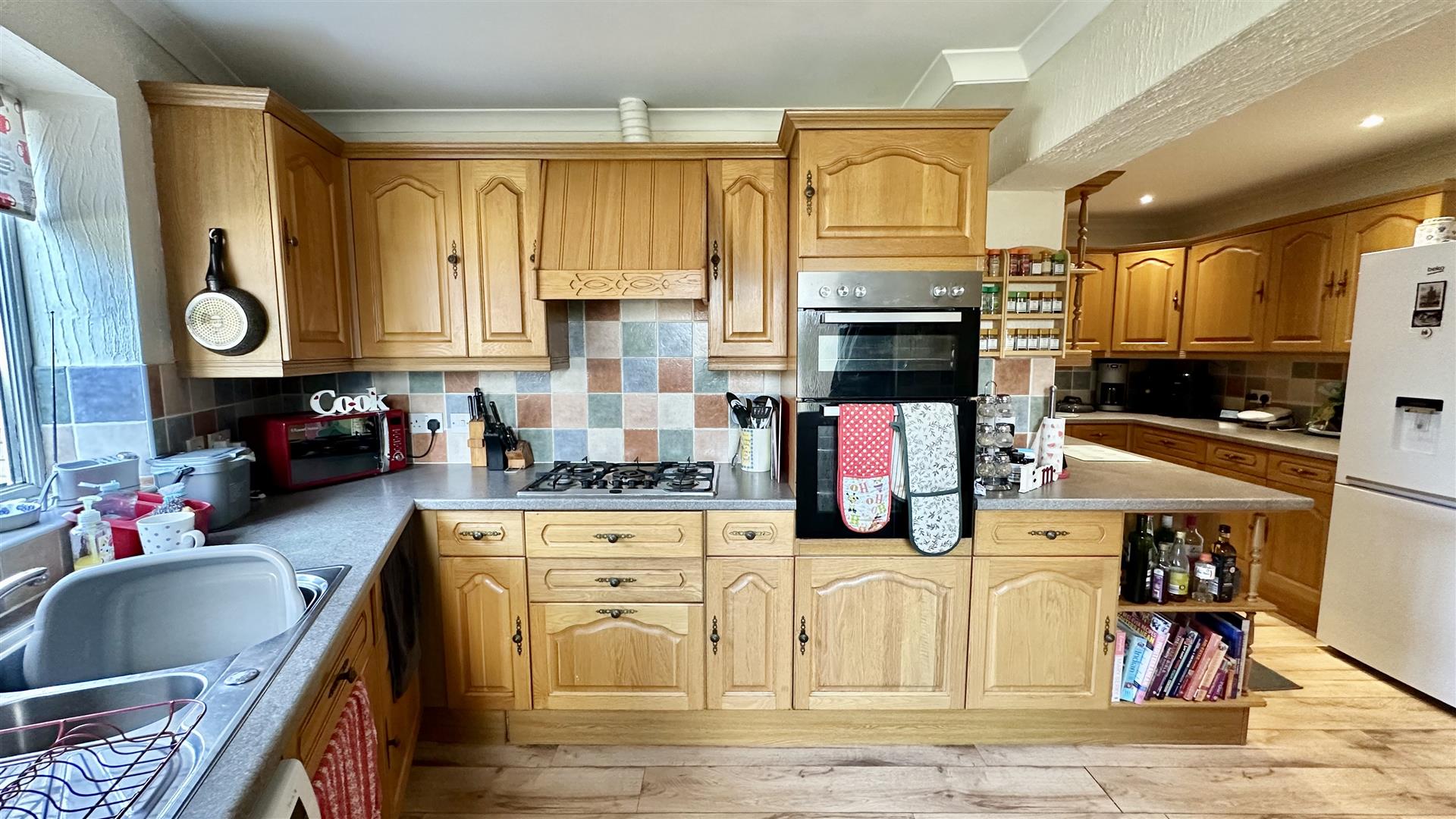 5 bed property in Parkstone Road, Hastings
